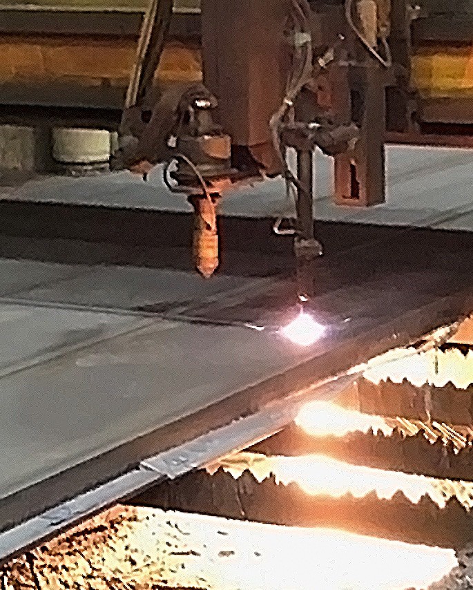 cutting, mechanical cutting, water jet, and many more. In this article, we will review plasma cutting and flame cutting, also known as oxygen burning or oxy-fuel cutting. These cutting methods, along with laser cutting, fall into the category of thermal cutting.